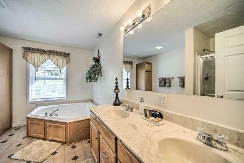 Family-friendly Waynesville Home With Fire Pit!