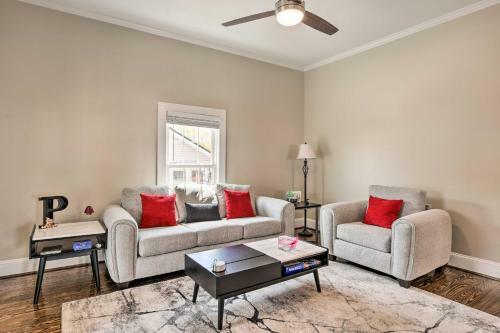 Ideally Located Penne Place With Deck And Grill