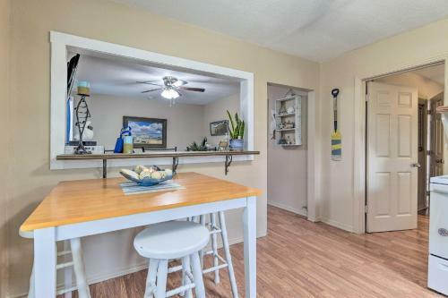 Coastal Aransas Pass Cottage About 9 Mi To Beach!