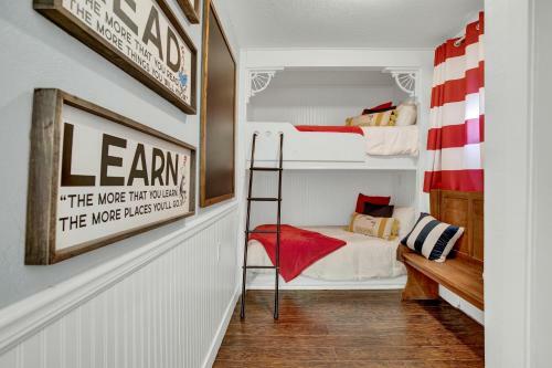 Wow! Haus With Hot Tub, Fire Pit And Games Galore!