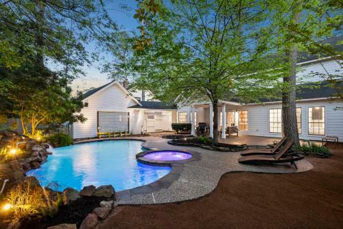 Unique Mid Century Modern In The Woodlands