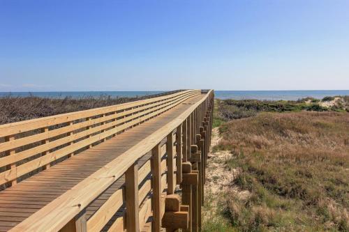 Aransas Palms - Boardwalk To The Beach!