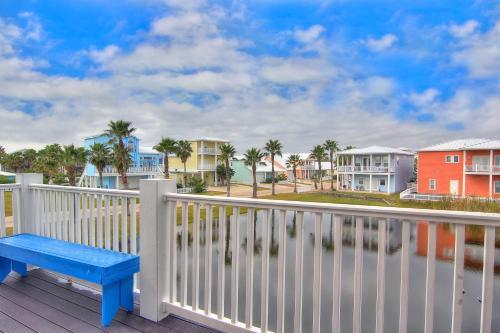 Aransas Palms - Boardwalk To The Beach!