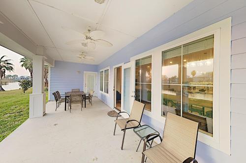 Mustang Royale Beach House