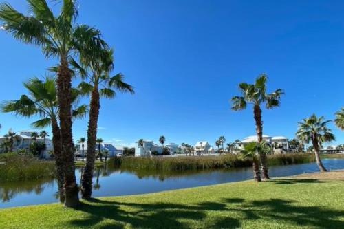 Mustang Royale Beach House
