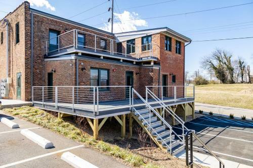 Historic Loft Studio Apartment Near Downtown