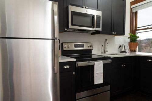 Historic Loft Studio Apartment Near Downtown