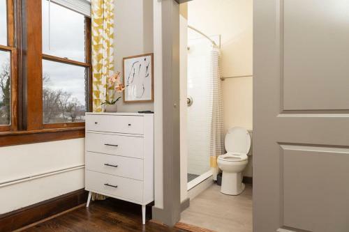 Historic Loft Studio Apartment Near Downtown