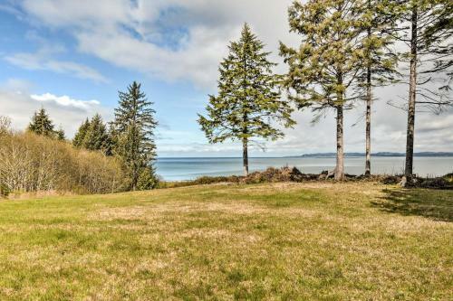 Willapa Bay Hideaway With 5 Acres And Water Views