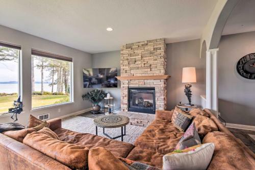 Willapa Bay Hideaway With 5 Acres And Water Views