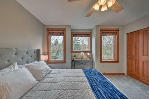 Stylish Townhome About 6 Mi To Downtown Seattle!