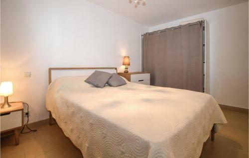 Awesome Apartment In Propriano With 1 Bedrooms