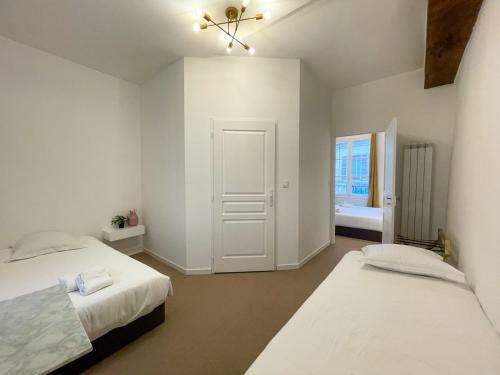 Hostal Maison Des Fleurs