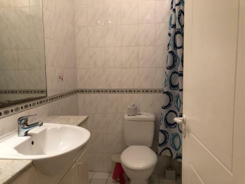 Limnaria Gardens - Comfy 2 Bed, Spacious Apartment