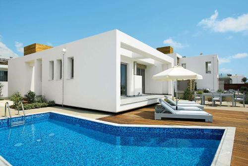 Villa Aqua