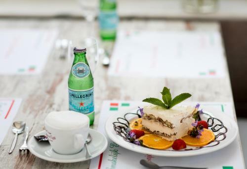 Hostal Apartments O Sole Mio