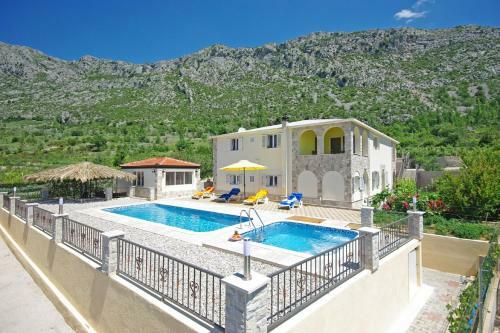Villa Vila Nova With Private Heating Pool And Jacuzzi