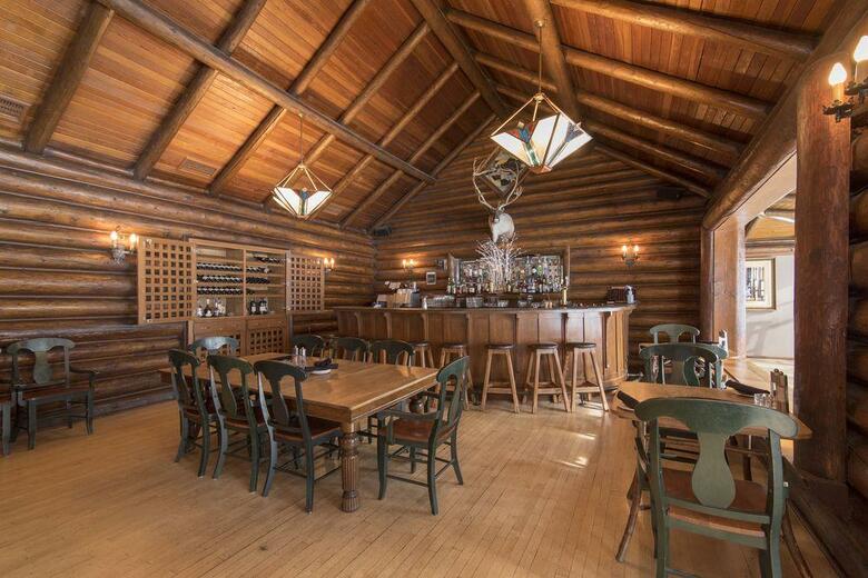 Hotel Deer Lodge