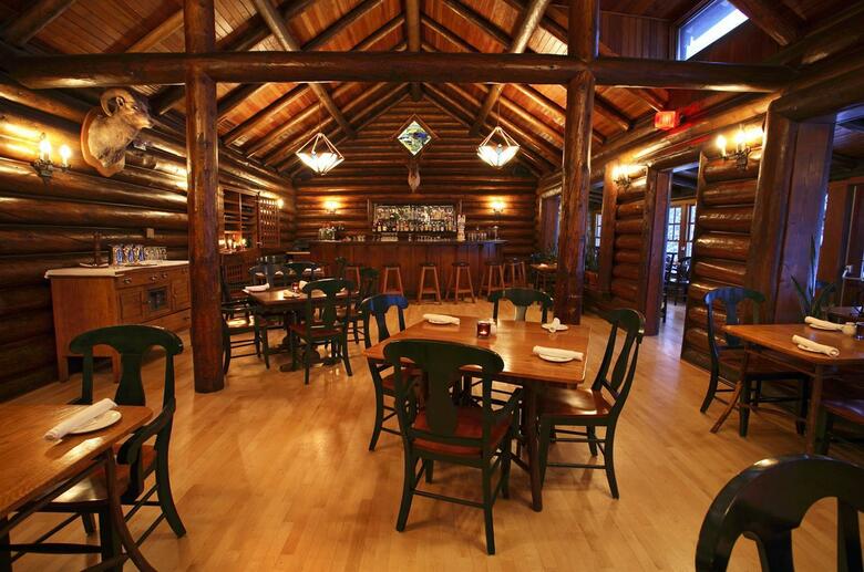 Hotel Deer Lodge