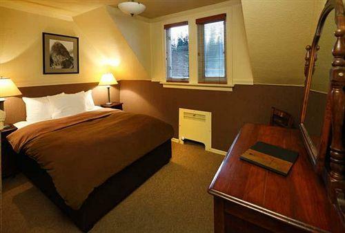Hotel Deer Lodge
