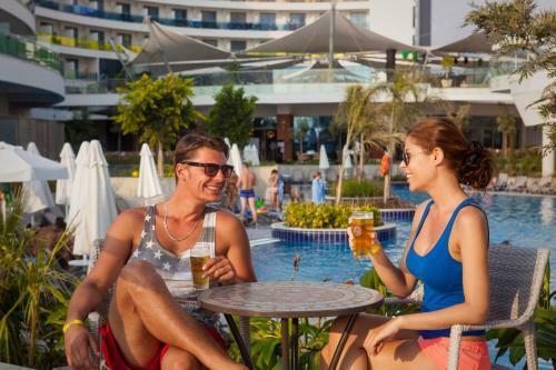 Long Beach Harmony Hotel