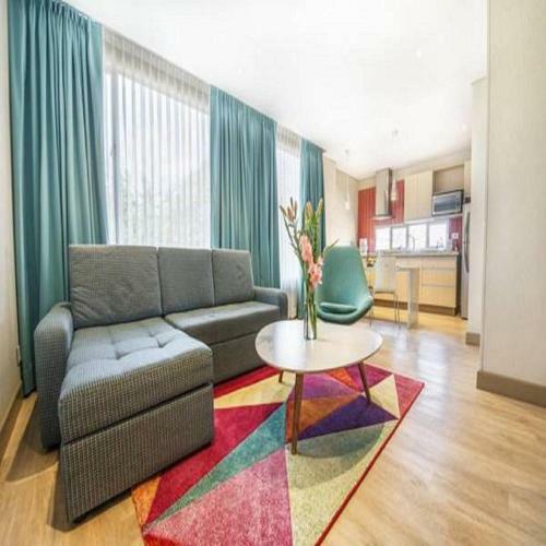 Apartamentos Plaza Suites
