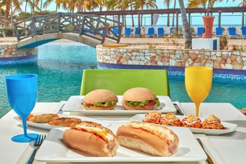 Costa Caribe Beach Hotel & Resort