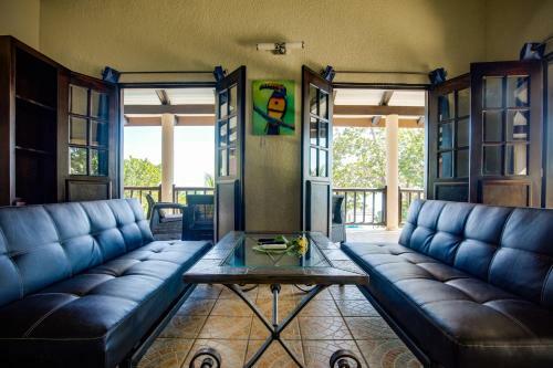 Hotel Mariposa Belize Beach Resort