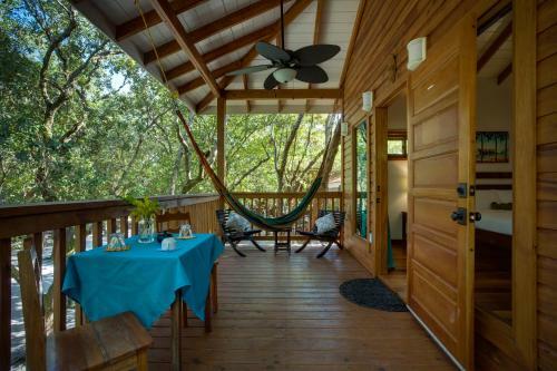 Hotel Mariposa Belize Beach Resort