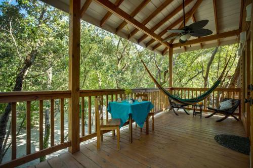 Hotel Mariposa Belize Beach Resort