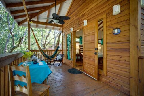 Hotel Mariposa Belize Beach Resort