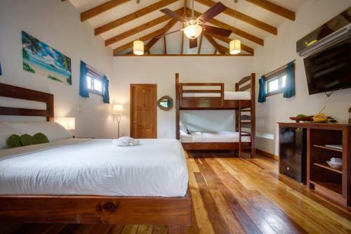 Hotel Mariposa Belize Beach Resort
