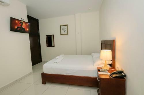 Hotel Mediterraneo Inn