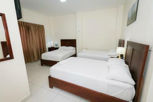 Hotel Mediterraneo Inn