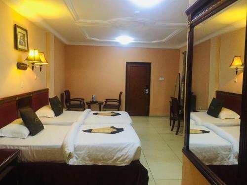 Akroma Plaza Hotel