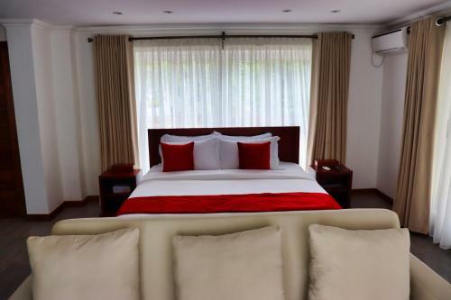 Hotel Searenity Beach Villa