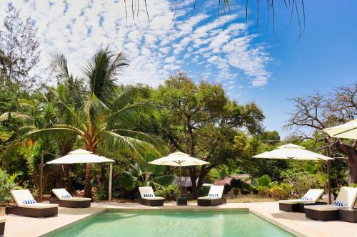 Hotel Searenity Beach Villa