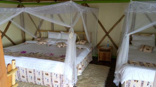 Hotel Lake Bunyonyi Rock Resort