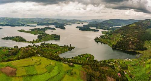 Hotel Lake Bunyonyi Rock Resort