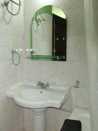 Hotel Dot Com Entebbe