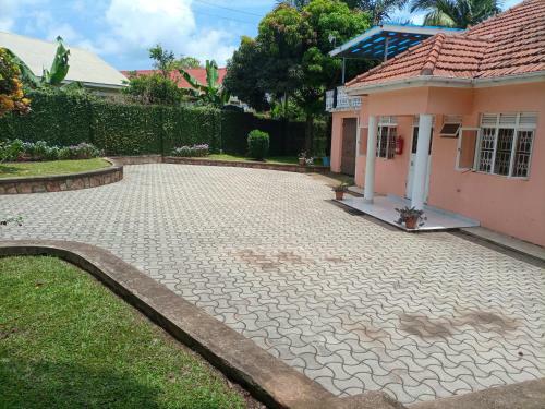 Crane Serviced Apartments