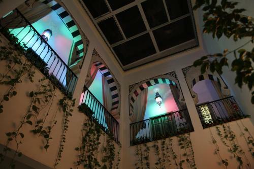 Hostal El Patio Courtyard House