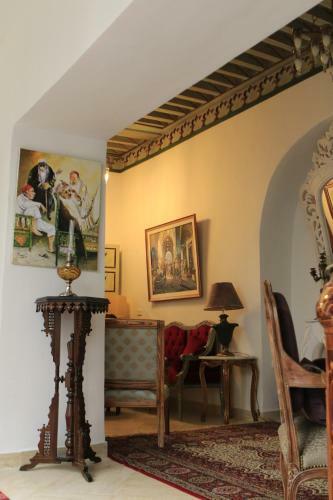Hostal El Patio Courtyard House