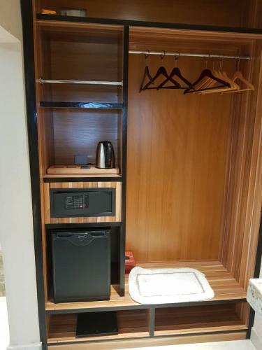 Hotel Axion Honors