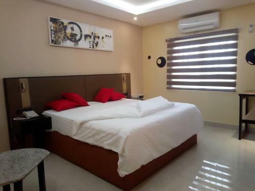 Hotel Axion Honors