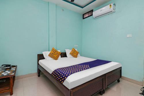 Spot On 37040 Hotel Ayushman Palace