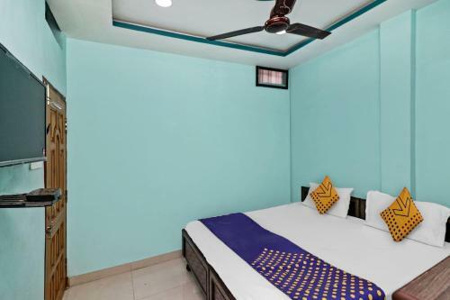 Spot On 37040 Hotel Ayushman Palace