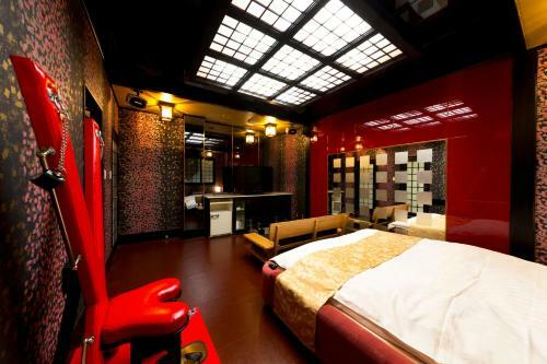 Hotel Abnormal (Adult Only)
