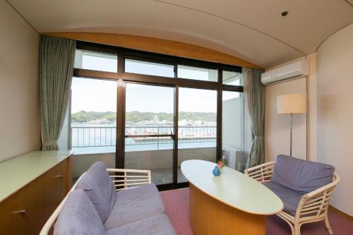 Hotel Urashima