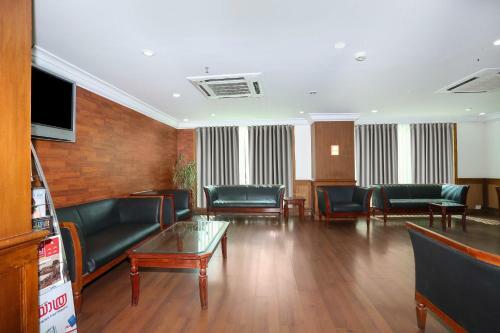 Oyo 10719 Mermaid Hotel